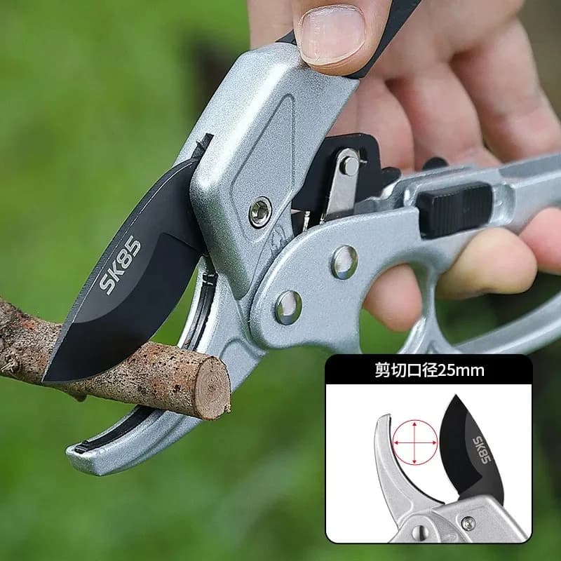 Ergonomic Pruning Shears