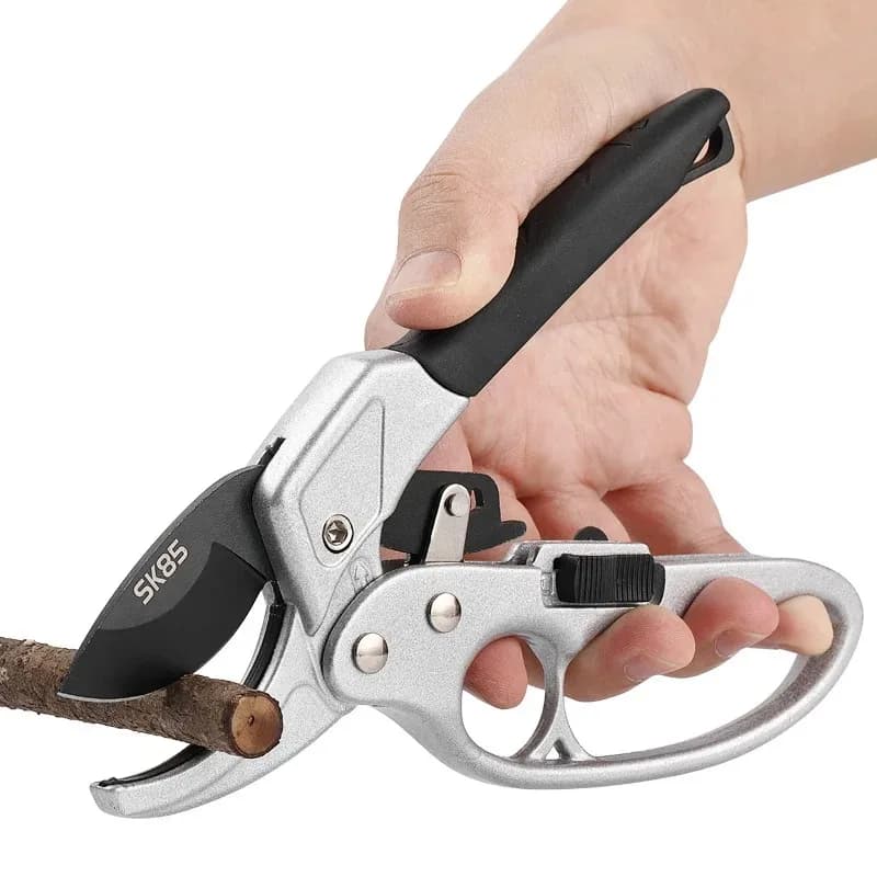 Ergonomic Pruning Shears