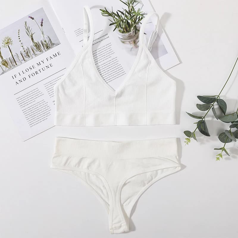Women's Seamless Bralette And Thong Set