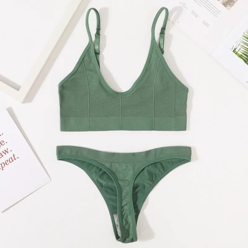 Women's Seamless Bralette And Thong Set