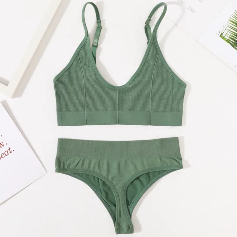 Women's Seamless Bralette And Thong Set