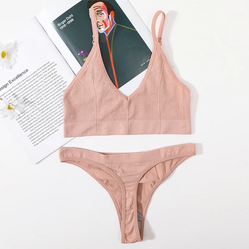 Women's Seamless Bralette And Thong Set