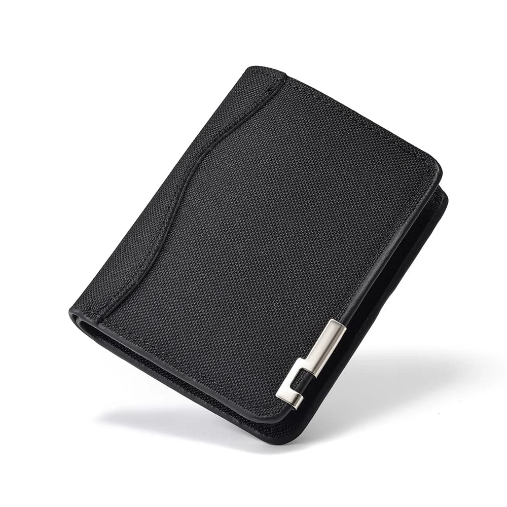 Men's Minimalist Wallet with Metal Accents and Solid Color Design, Capable of Holding Banknotes, Credit Cards and a Card Holder.
