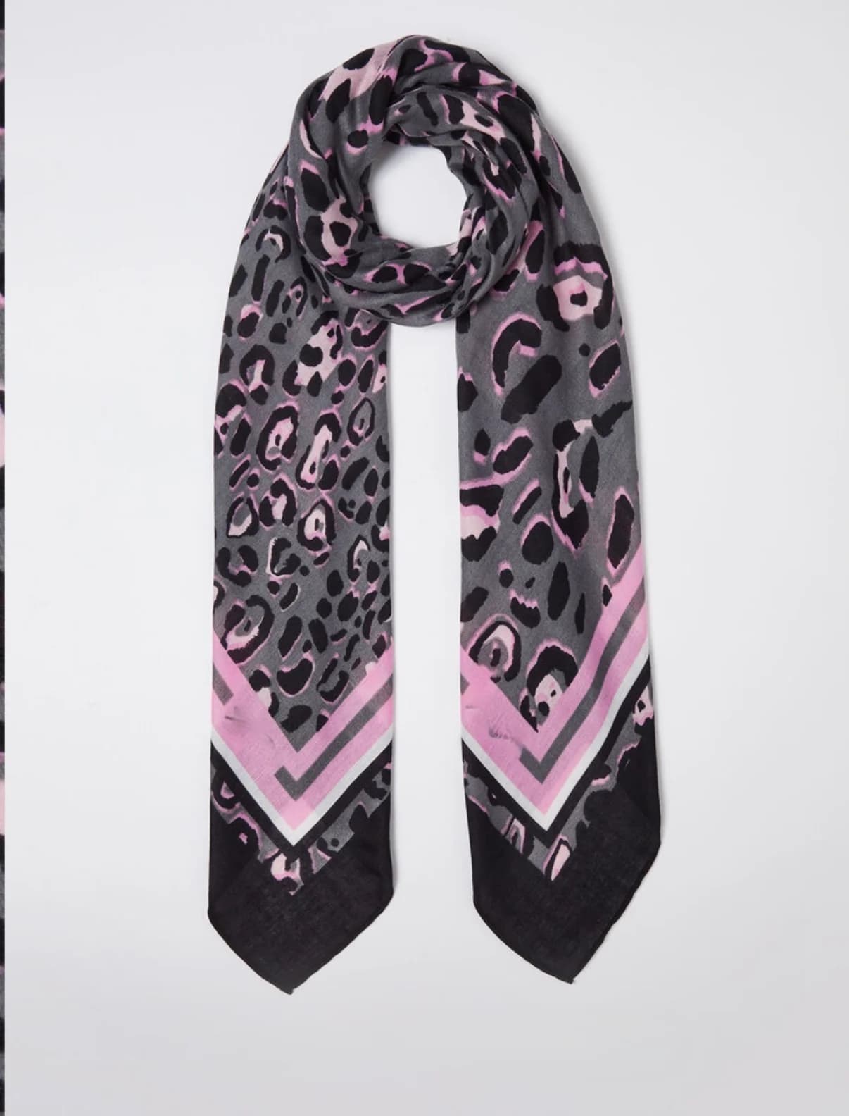 European, American, Italian original scarf with printed temperament, versatile shawl, sun shading, warm and soft new style 11