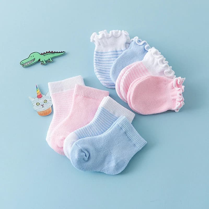 Newborn Cotton Socks and Gloves Set