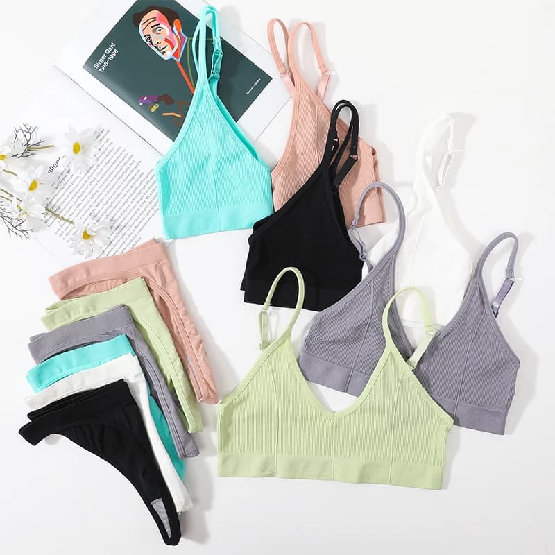Women's Seamless Bralette And Thong Set