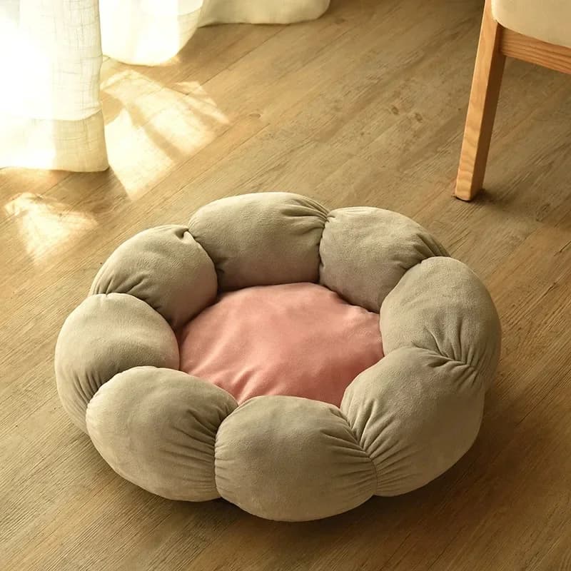 Flower-Shaped Pet Bed for Cats and Small Dogs