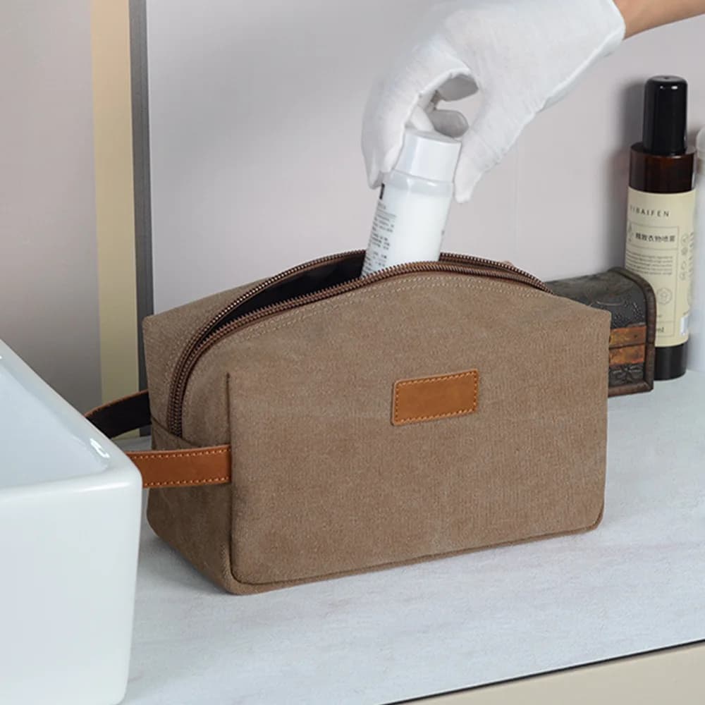 Toiletry bag, travel hand-held waterproof canvas patchwork, crazy horse leather storage, fashionable and retro makeup bag