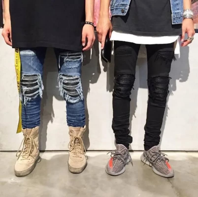Men's Slim Fit Distressed Jeans with Black Peaks