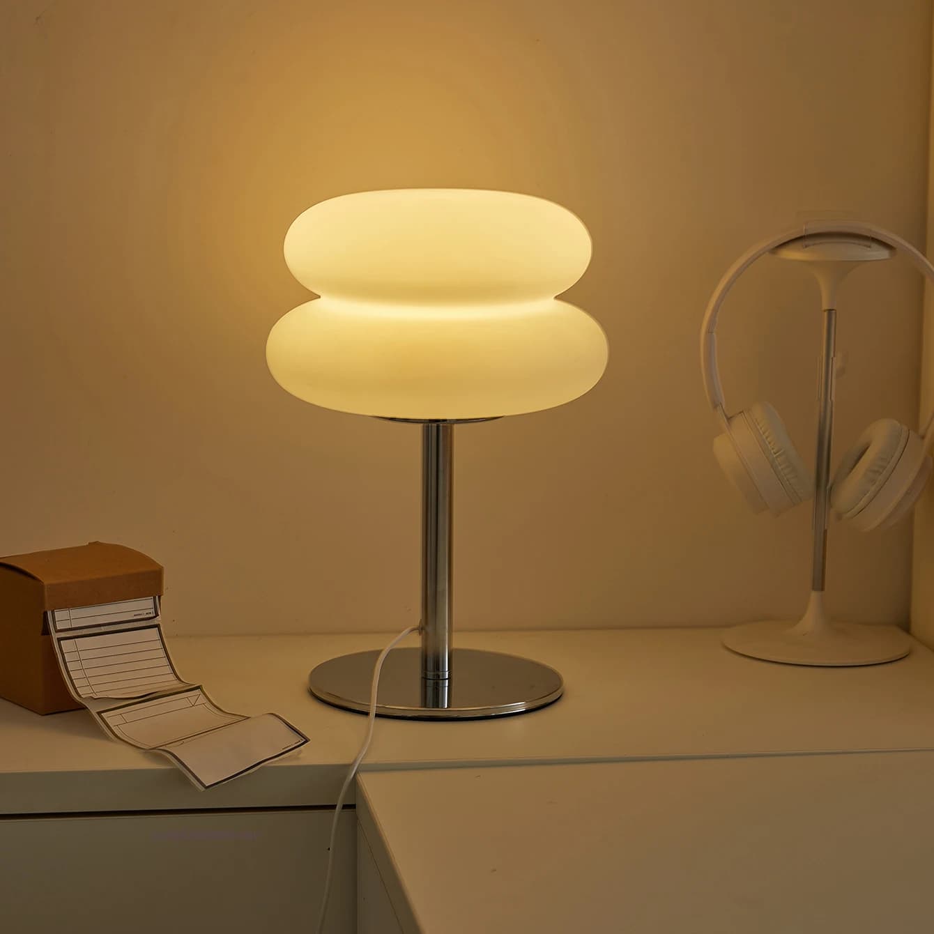 Creamy Bedside Table Lamp with USB Dimming