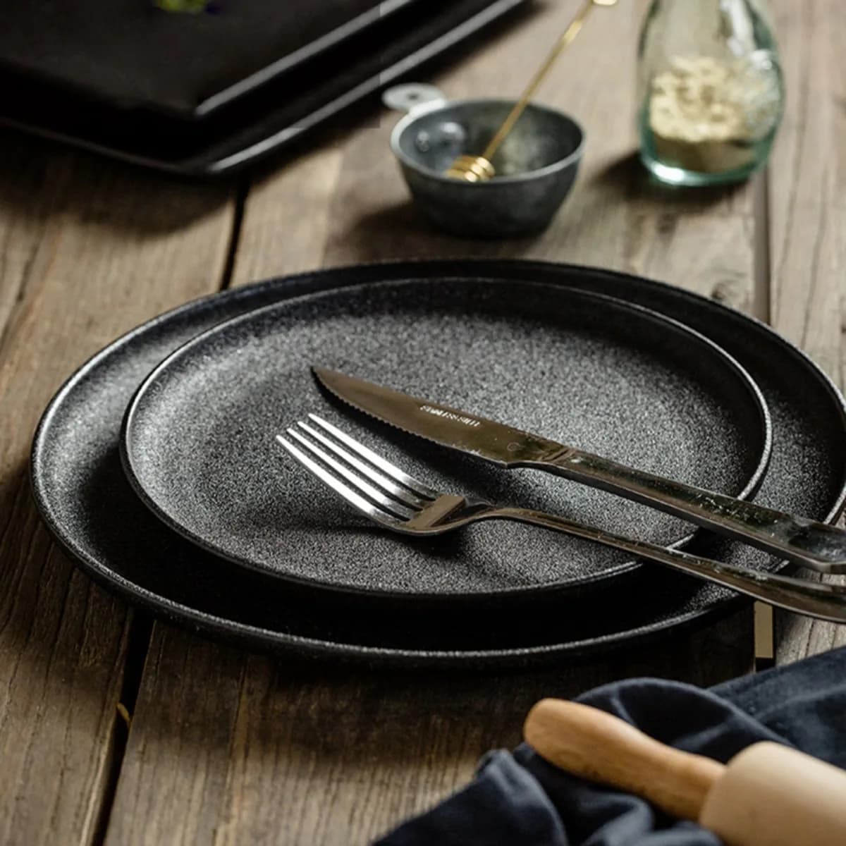 Black Ceramic Japanese Dinner Plate Set