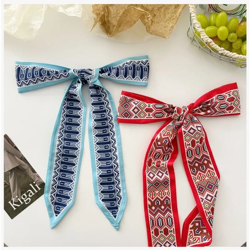 Slim Vintage Style Scarf