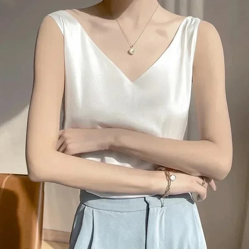 Women's Sleeveless V-Neck Satin Camisole