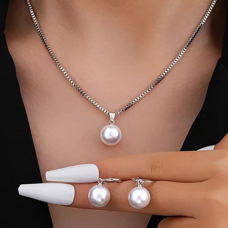 Pearl Jewelry Set with Earrings and Necklace