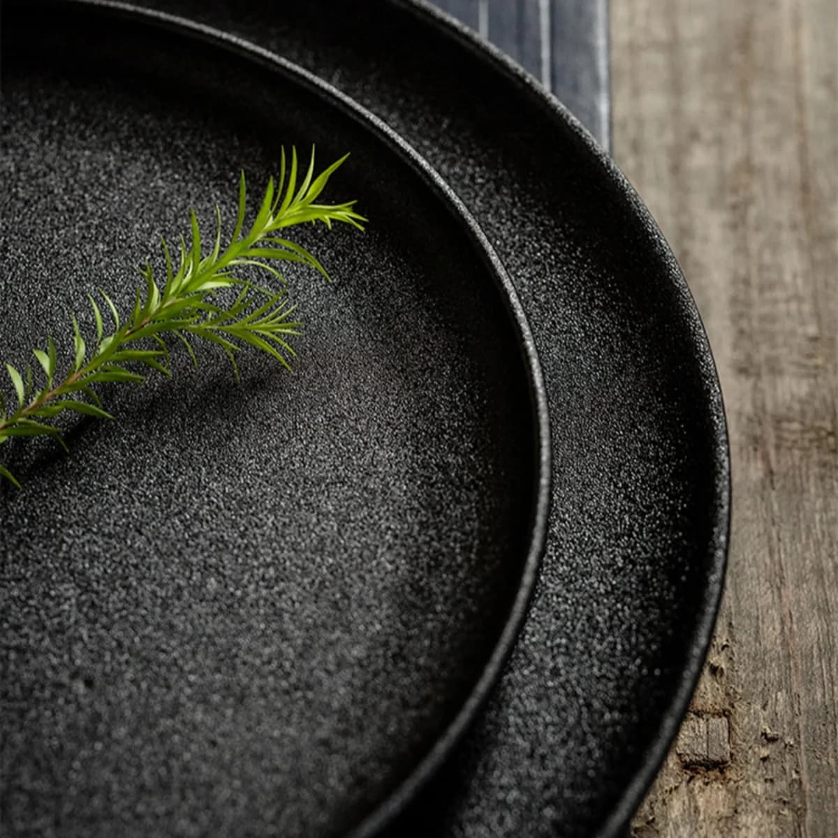 Black Ceramic Japanese Dinner Plate Set