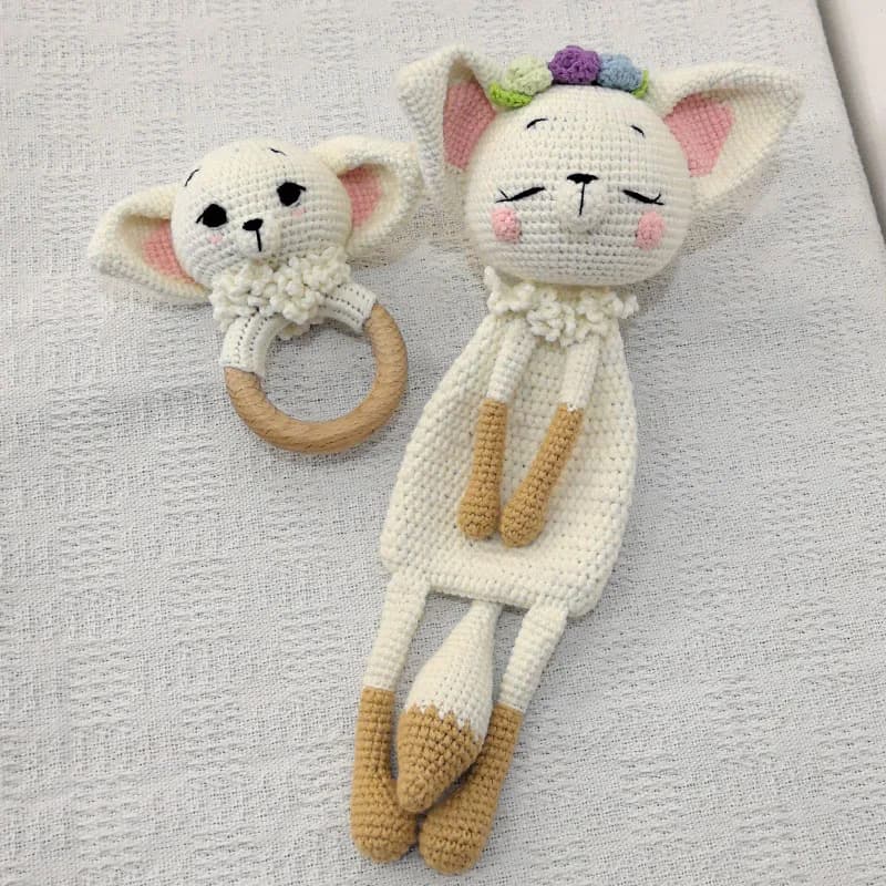 Baby Security Blanket Towel Feeding Bib Soft Towel Cotton Burping Cloth Infant Shower Gift Knitted Lovely Animal Rattle Sleep To