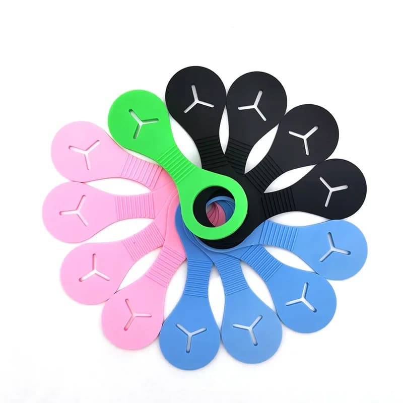 Hands-Free Poop Bag Dispenser Clip