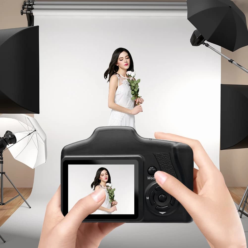 16MP Digital Camera with LCD Screen and 16X Zoom