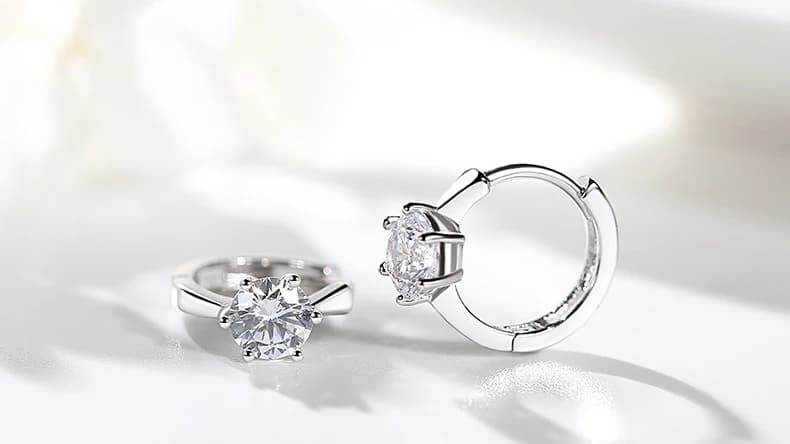Classic Six-Claw Cubic Zirconia Stud Earrings