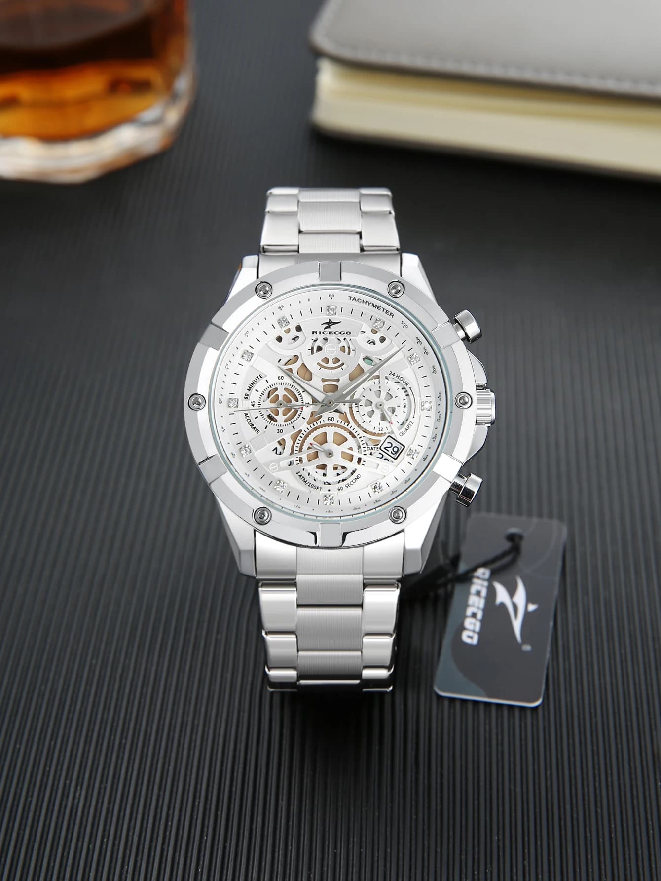 Men's Watch with Multifunctional Chronograph, Stylish Wristwatch for an Active Lifestyle, Durable Design Suitable for Various Occasions