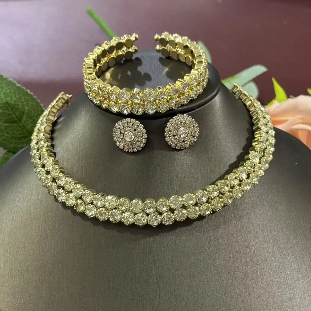 1 necklace, 1 pair of earrings, 1 bracelet, fashionable crystal, 3-piece set, rhinestone claw chain, diamond inlaid collar jewel