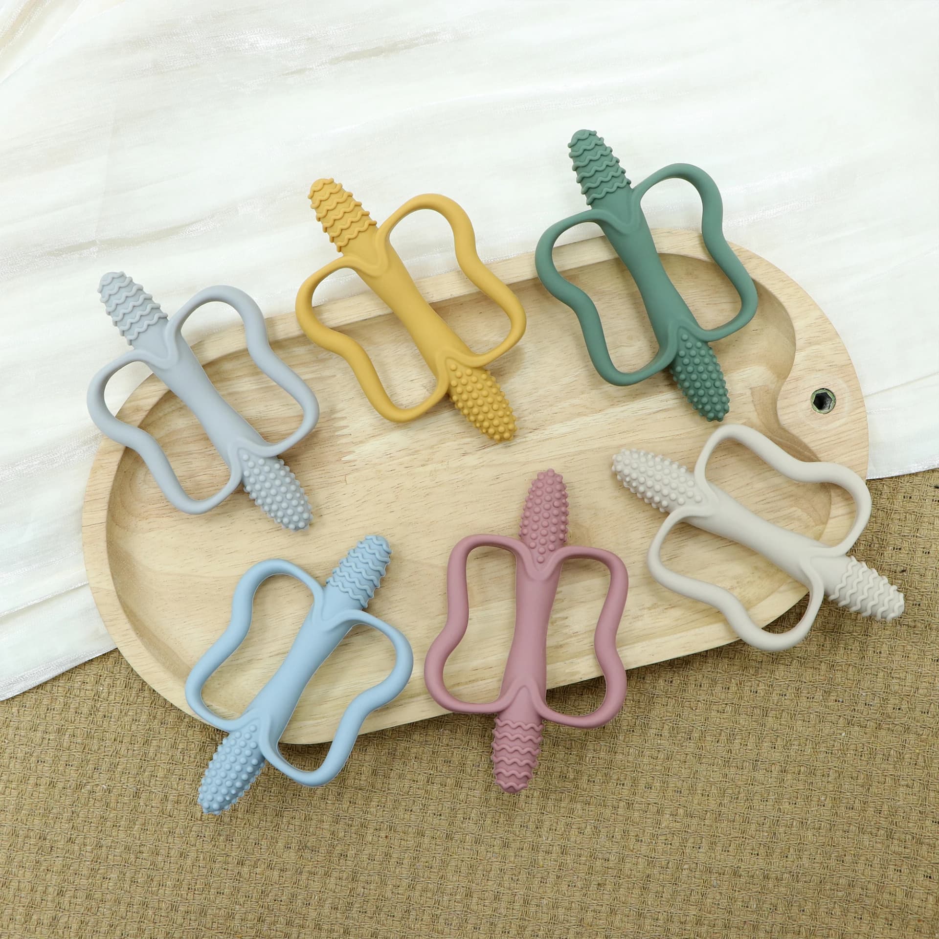 Baby teething toys with easy-grip handles, silicone teething toys, suitable for babies 0-6 months, 6-12 months