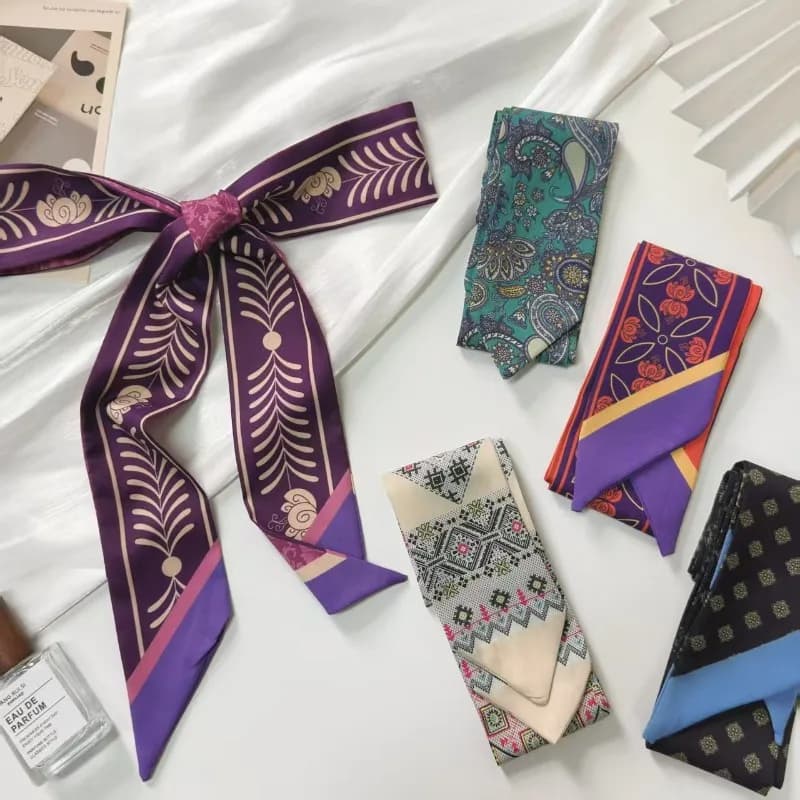 Slim Vintage Style Scarf
