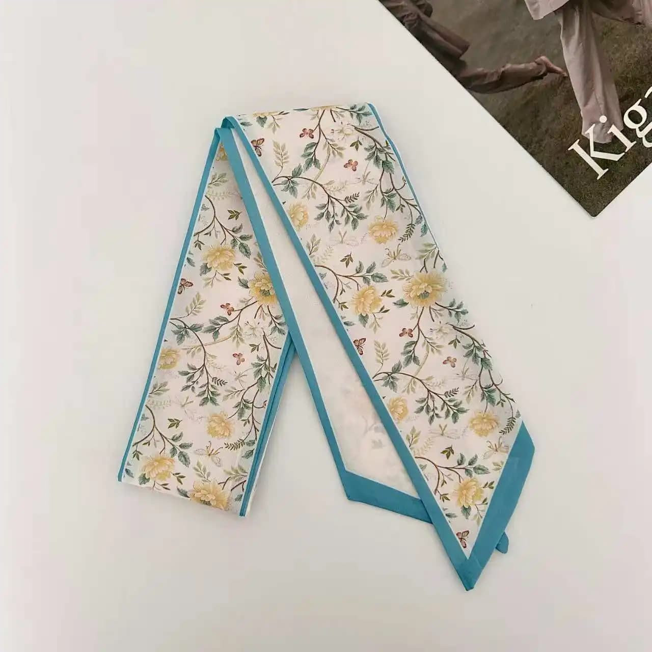 Slim Vintage Style Scarf