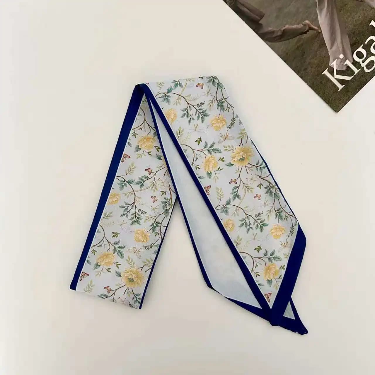 Slim Vintage Style Scarf