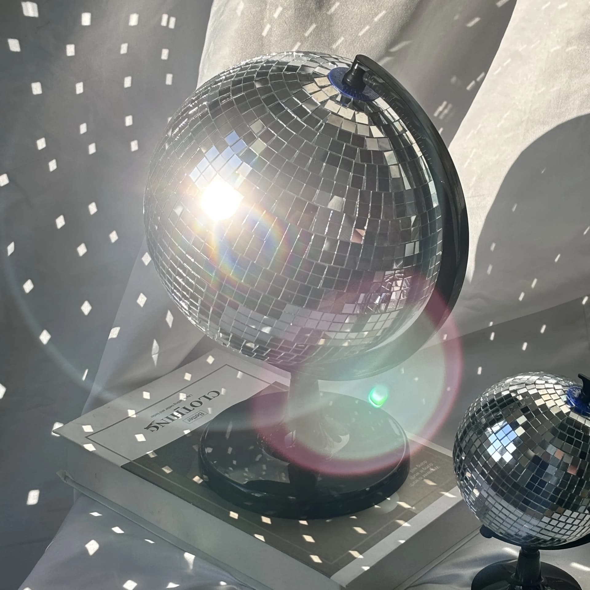 Rotating Glass Mirror Ball Ornament Light