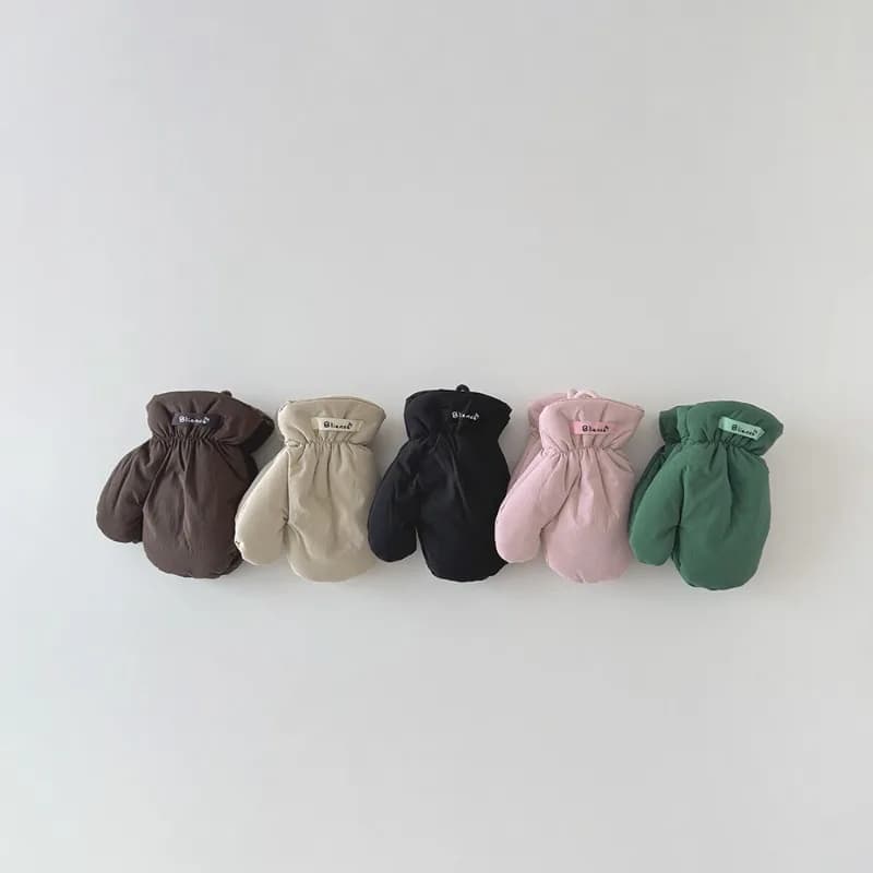 Kids Winter Waterproof Mittens with Lanyard