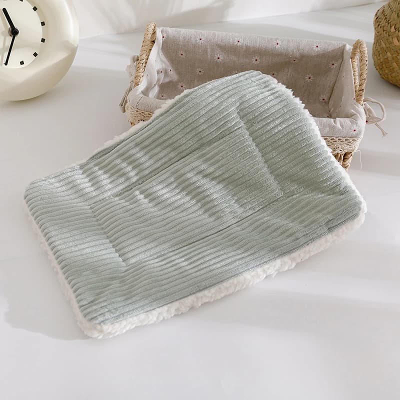 Fleece Winter Bed Mat for Small Pets