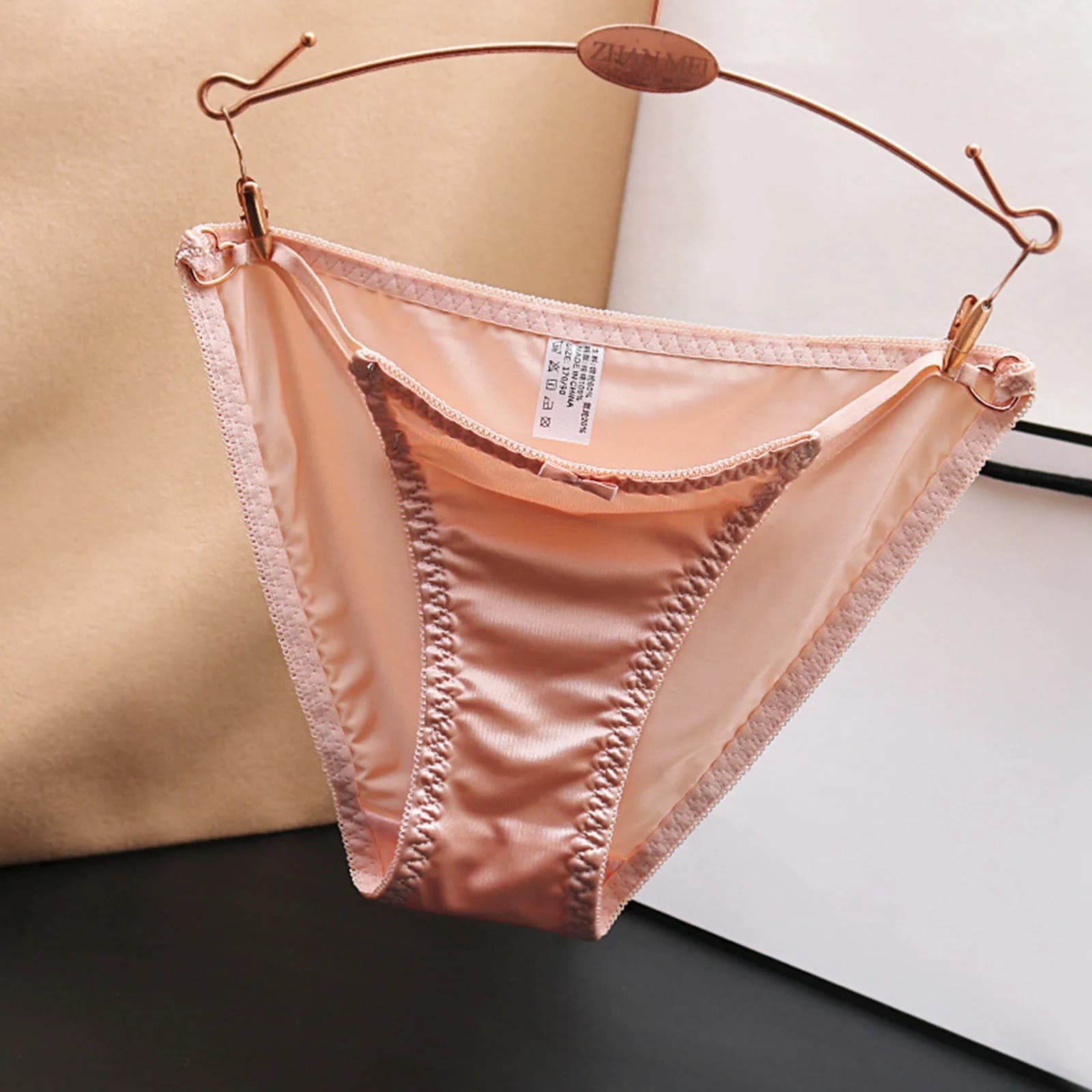 Low-Rise Seamless Satin Underwear With Embroidery