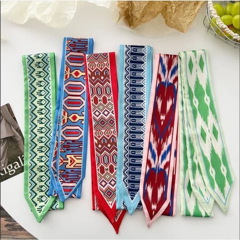 Slim Vintage Style Scarf