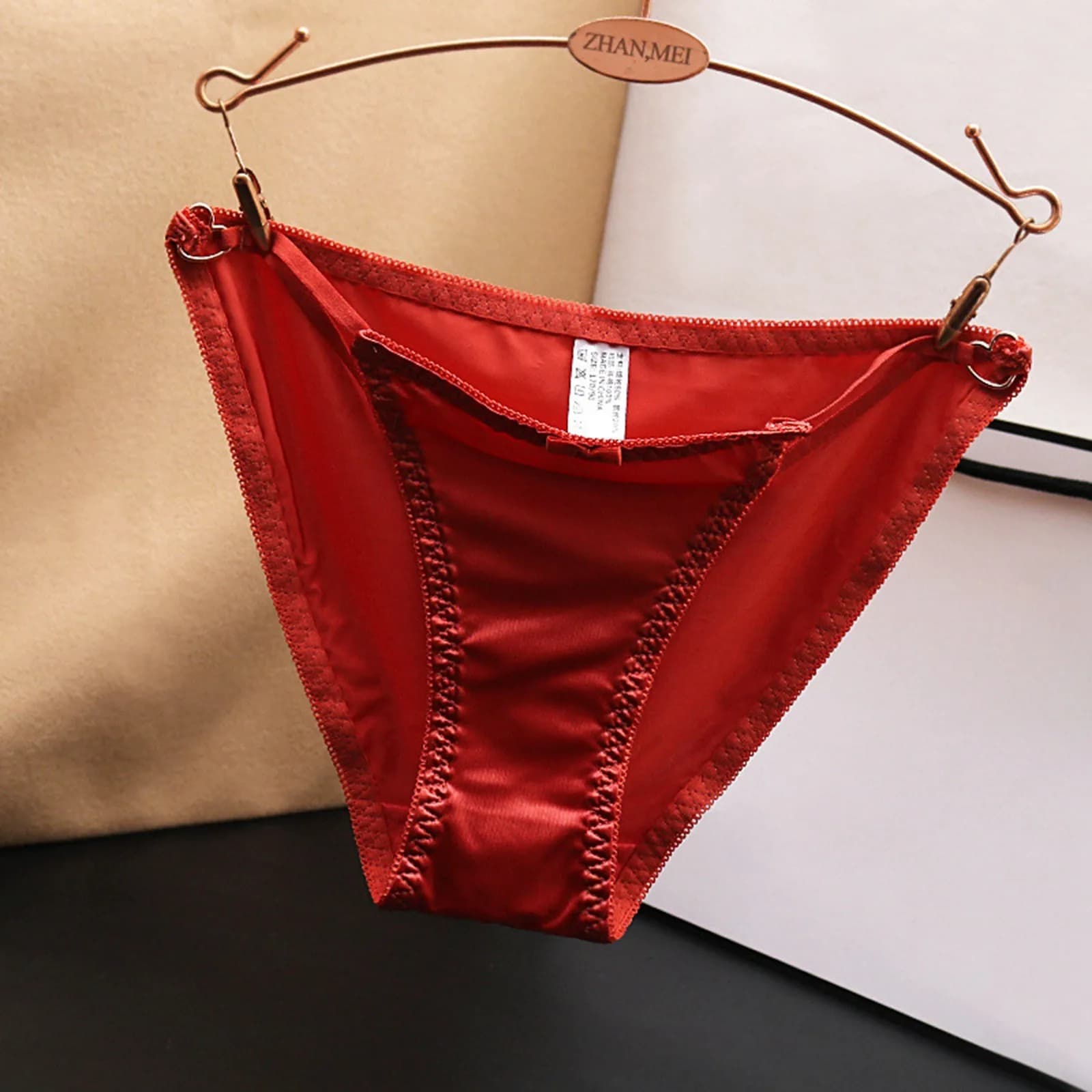 Low-Rise Seamless Satin Underwear With Embroidery