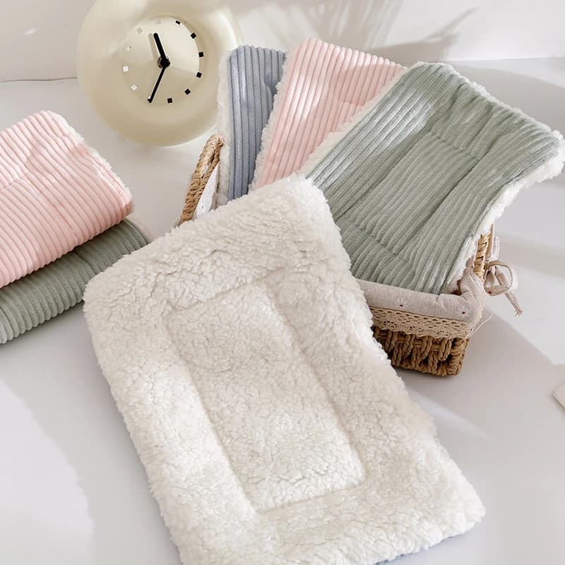 Fleece Winter Bed Mat for Small Pets