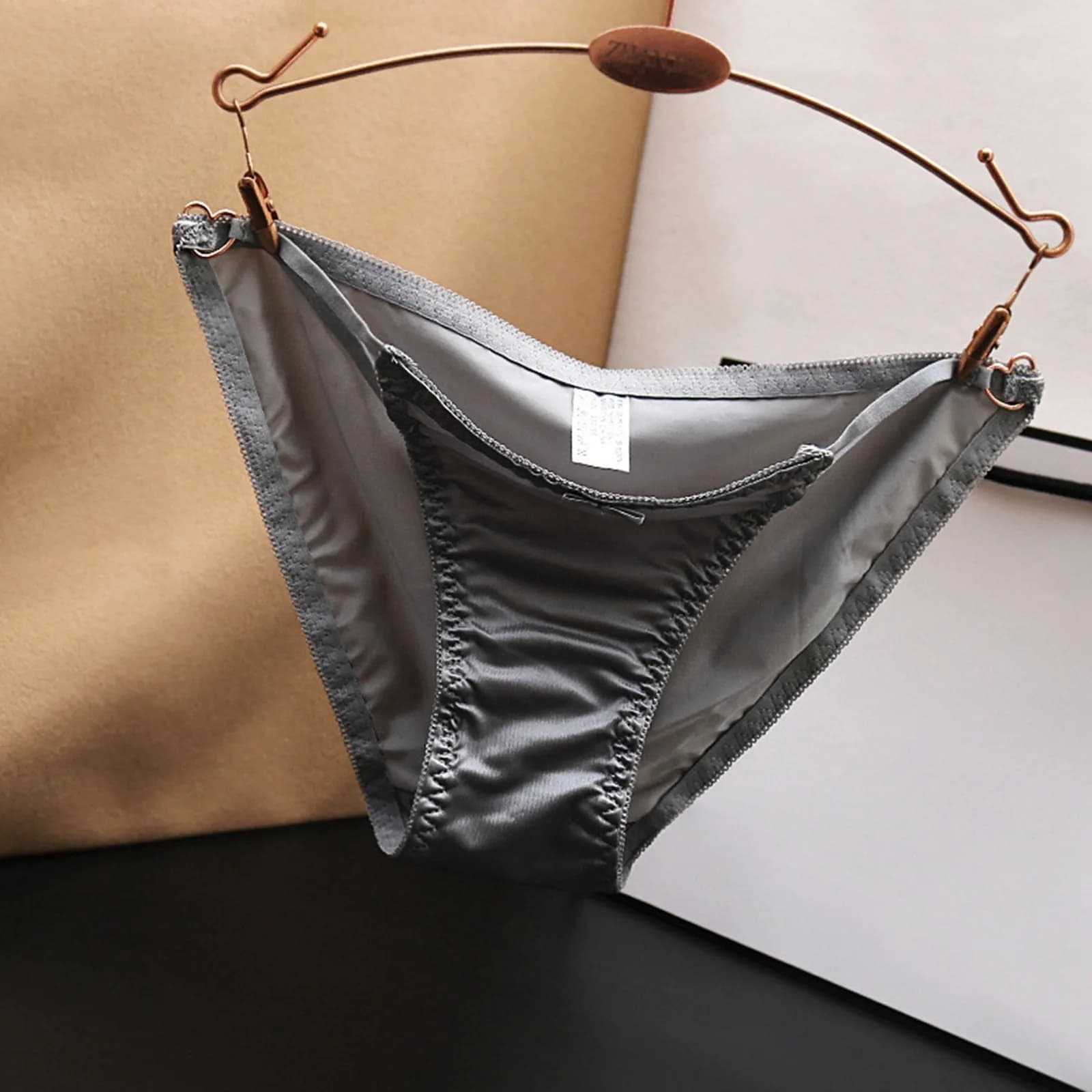Low-Rise Seamless Satin Underwear With Embroidery