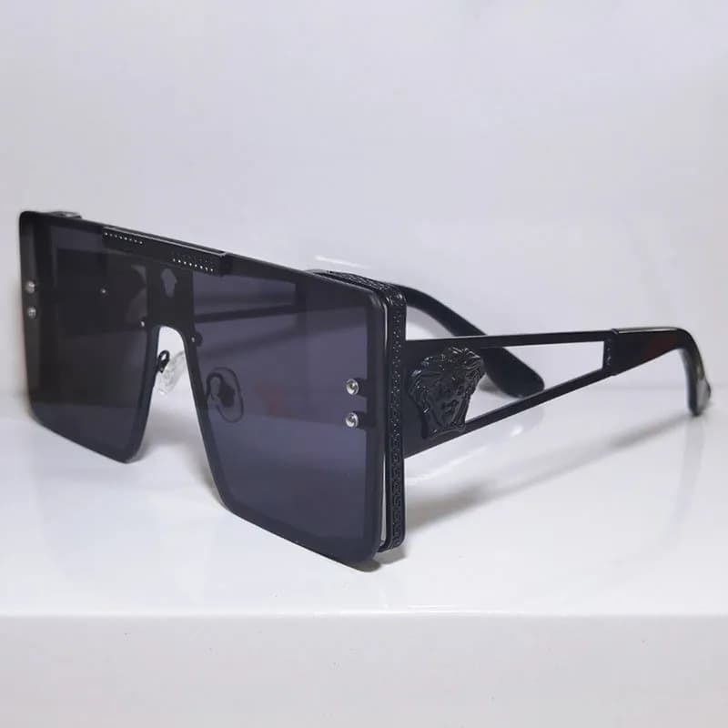 New Stylish Sunglasses with Oversized Frames, Trendy Metal Design, Perfect for Fashion Shows and Cool Street Style