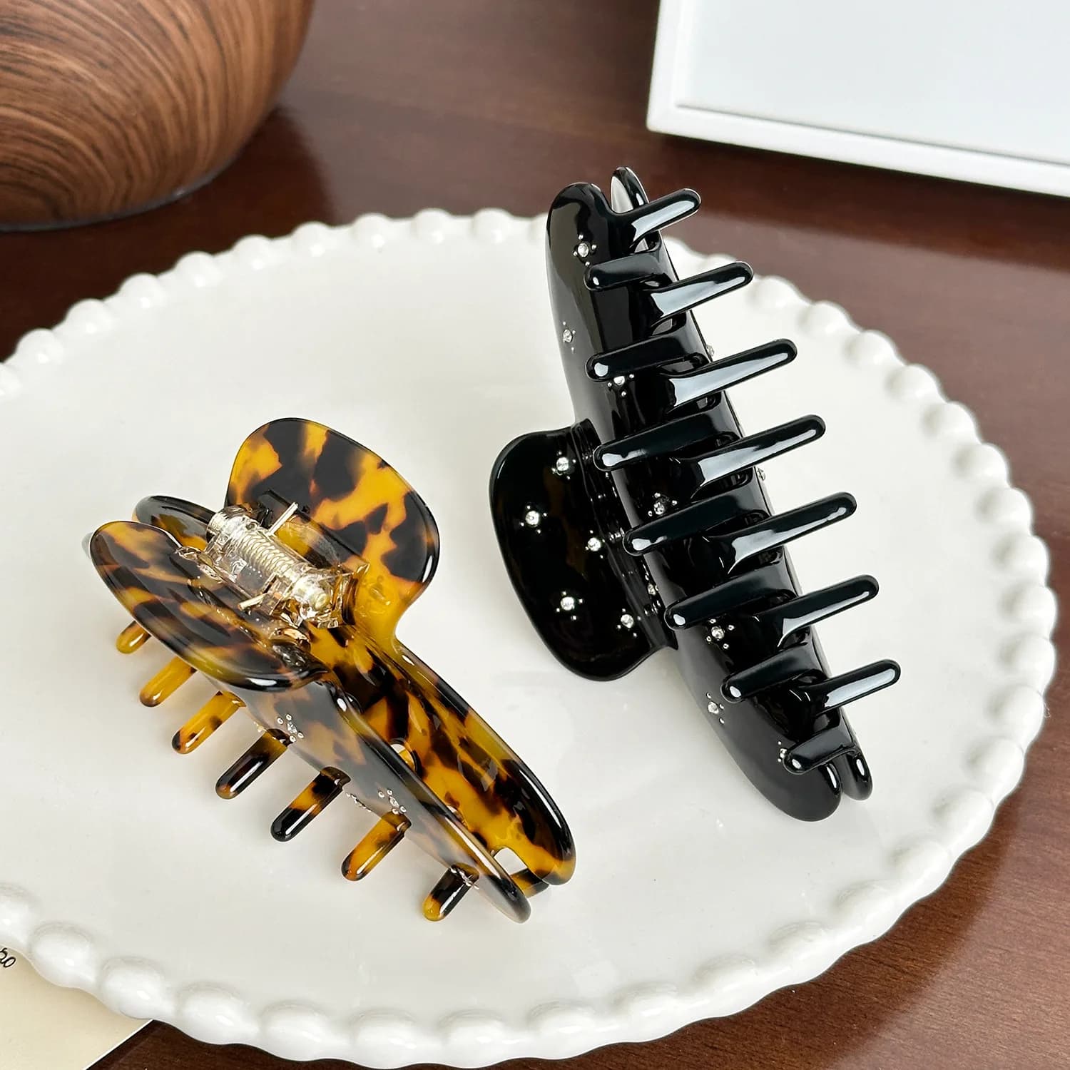 Women's Hair Accessories Fashionable Funny Versatile Hair Clips High Ponytail Hair Clips For Cute Girls Shark Clips Korean Style