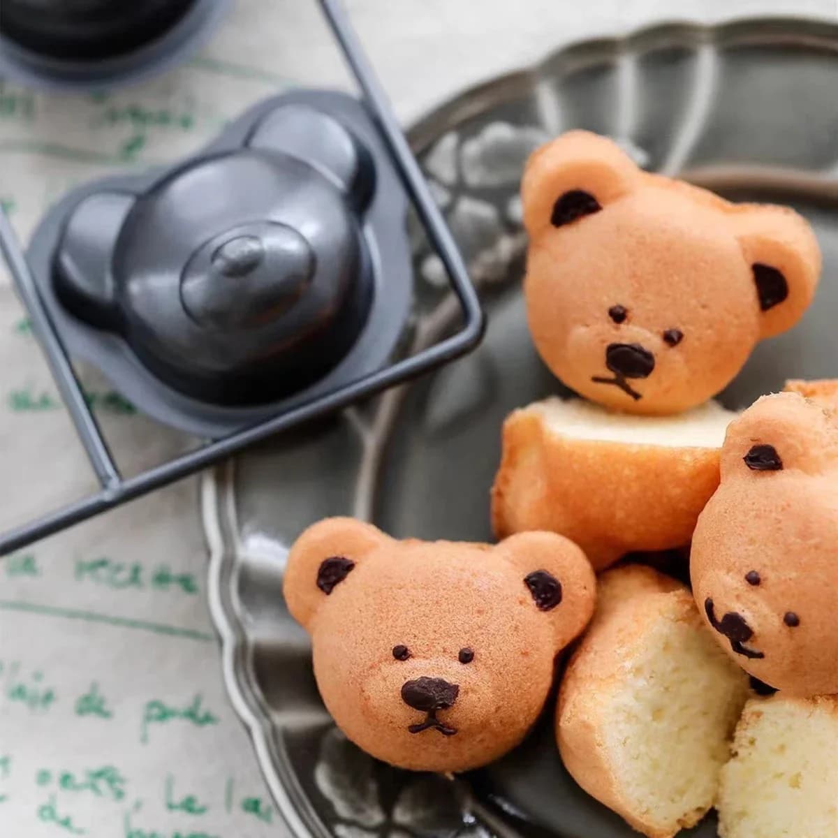 8 Cavity Bear Shaped Baking Mold