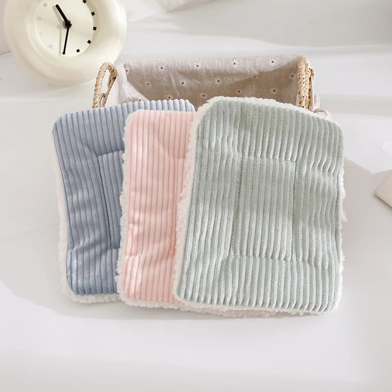 Fleece Winter Bed Mat for Small Pets