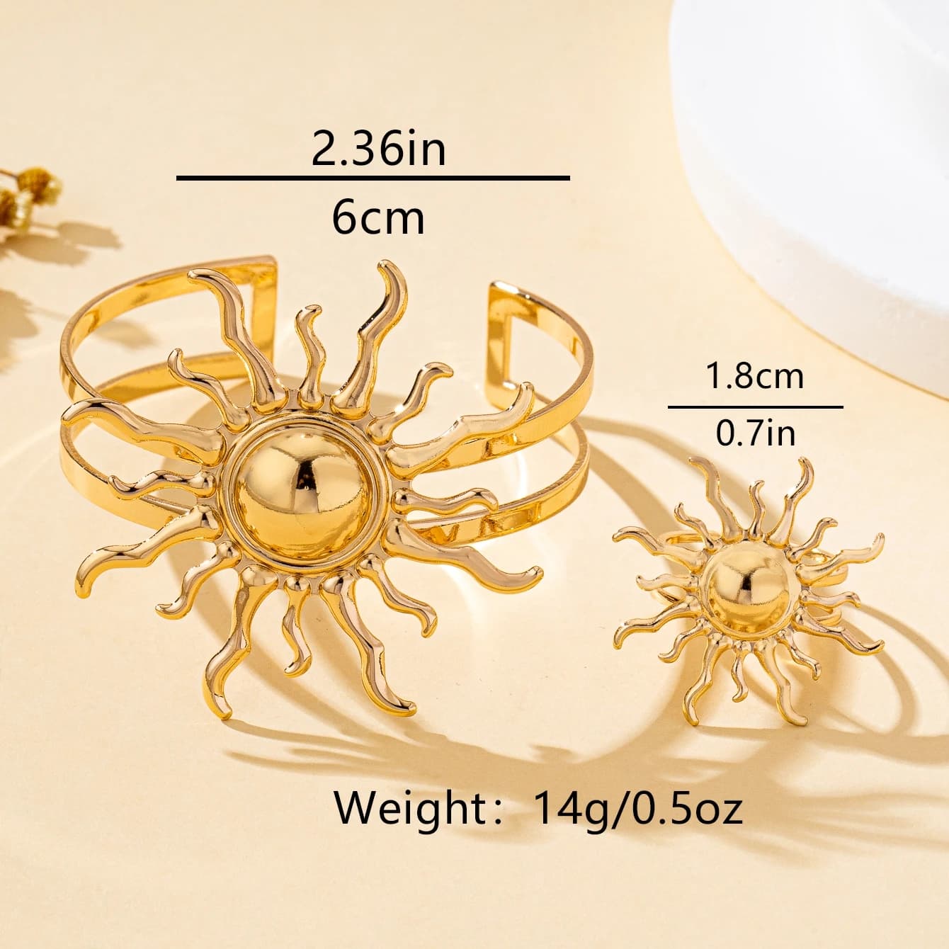 A Set of Women's Jewelry Set, Sun-Shaped Bracelet and Ring Set, Suitable for Daily Wear and Vacation Wear