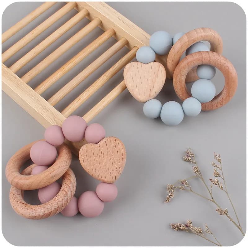 New Baby Products Made of Beech Cartoon Love Soothe Baby Silicone Bite Grinding Beech Wood Toys Baby Accessories Bebes Teether