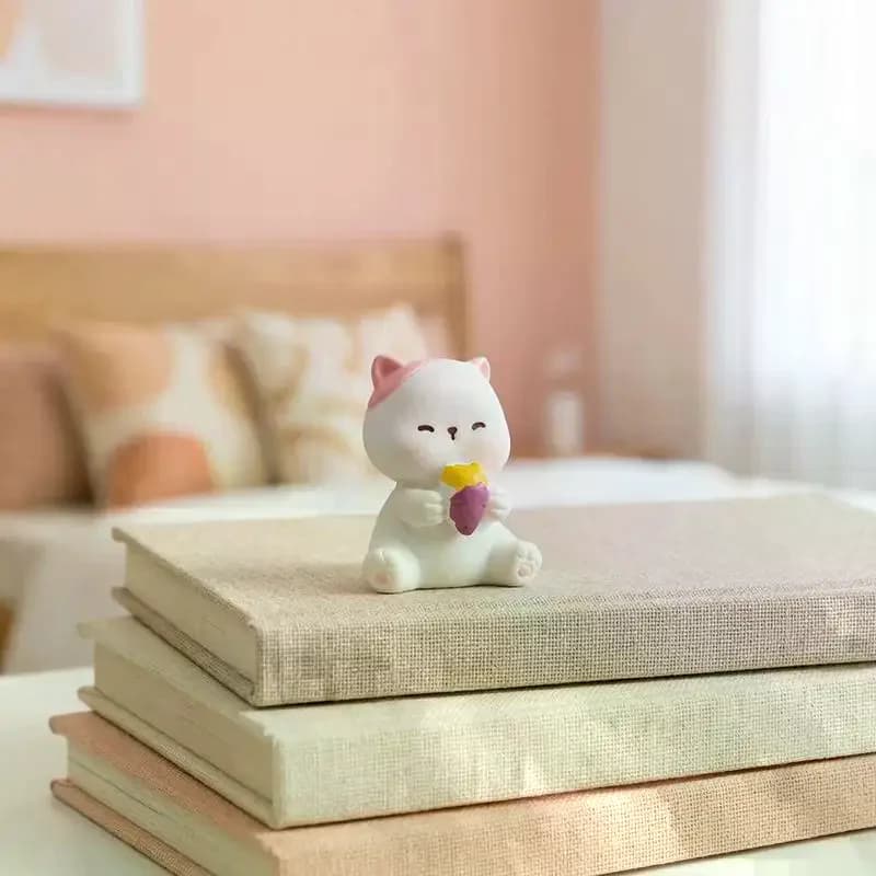 Cartoon Cat Resin Figurine