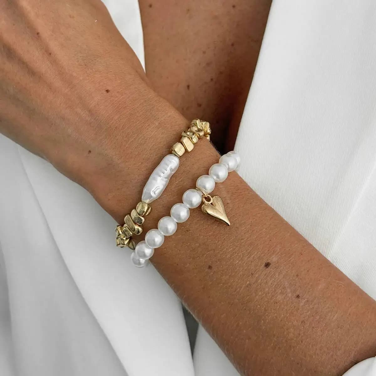 Imitation Pearl Elastic Bracelet Set with Heart Pendant