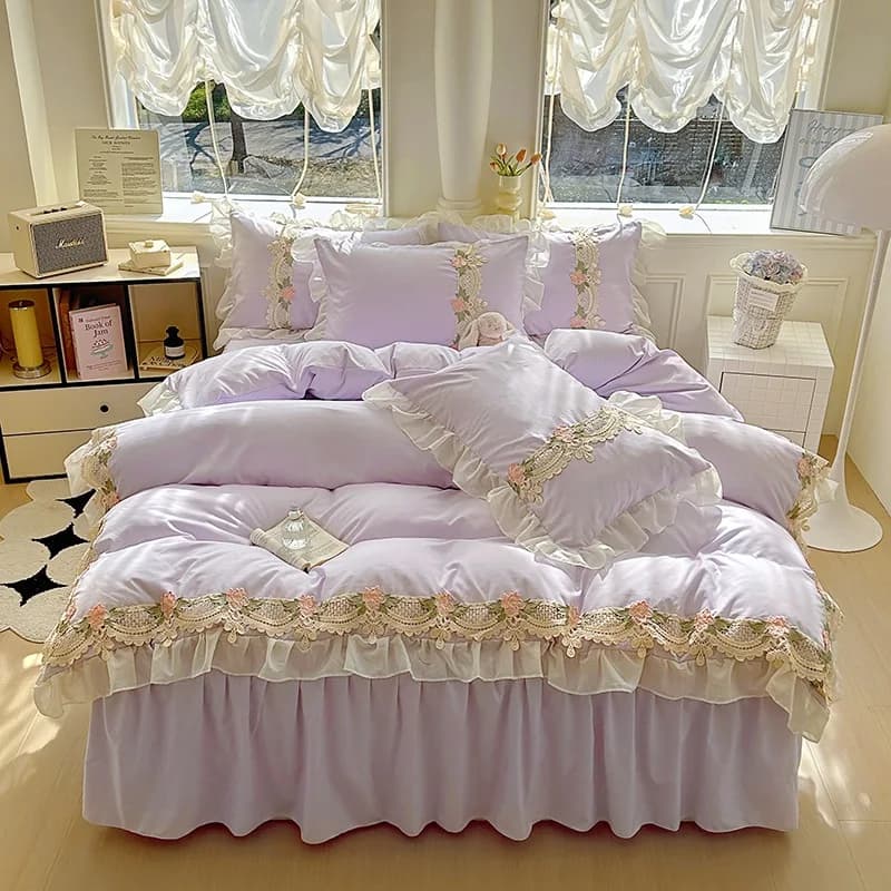 4PCS Embroidery Lace Bedding Set (Duvet Cover + Bed Sheet + Pillowcase) Quilt Cover Set Comfortable Ruffle Bedding Set Bedspread