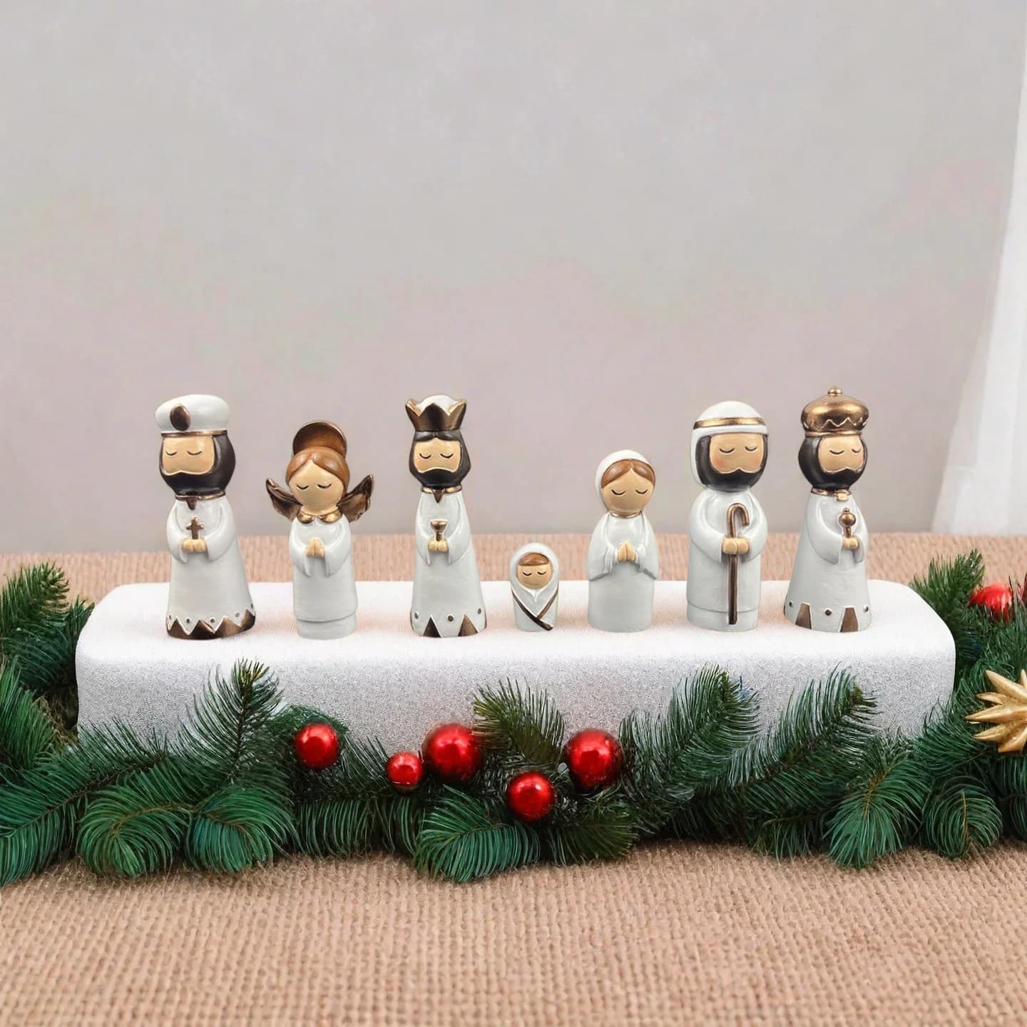 Nativity Figurines Set - 7 Piece Ceramic Christmas Decoration