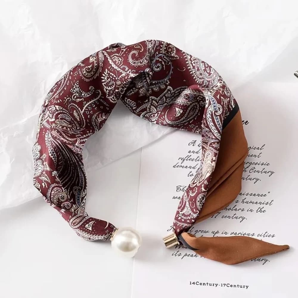 Magnetic Pearl Print Lightweight Scarf