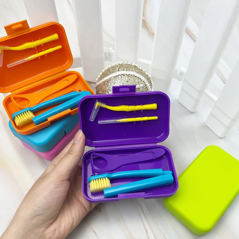 Orthodontic Cleaning Kit With Interdental Brushes