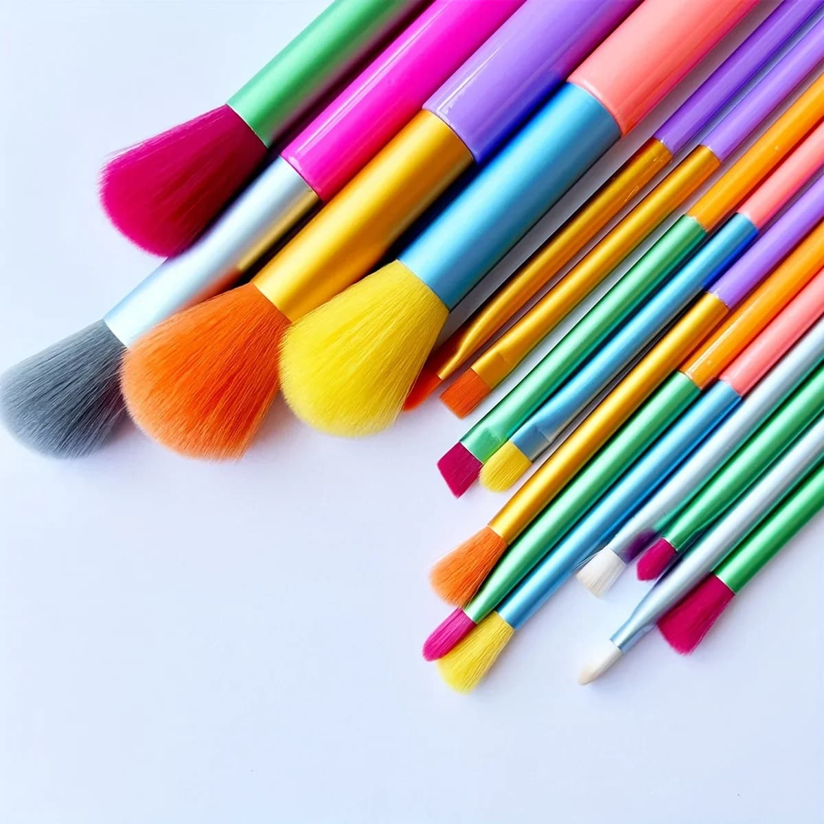 Makeup Brushes 15Pcs Colourful Makeup Brush Set Foundation Contour Blush Concealers Eye Shadow Blending Make Up Brush Kit